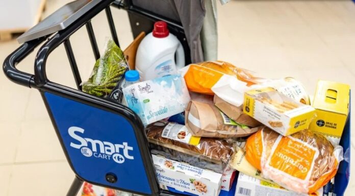 Carrefour aduce în România primul cărucior inteligent; are sistem cu geolocalizare și scanare automată Carrefour