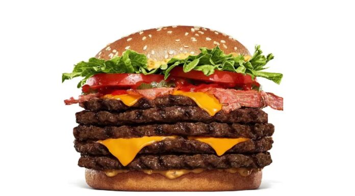Burger King lansează în Japonia un burger de aproape 2000 de calorii și 680 de grame: Baby Body Burger