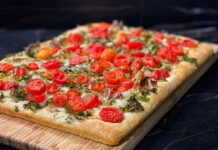 Focaccia, pâinea italiană simplă făcută acasă