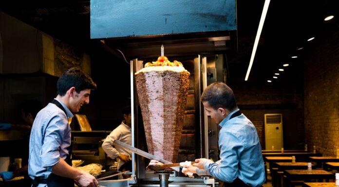 Doner Kebab rămâne liber în Europa; cererea Turciei a fost retrasă doner kebab